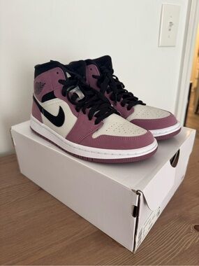 Nike Air Jordan 1 Mid SE Light Mulberry (Women’s)